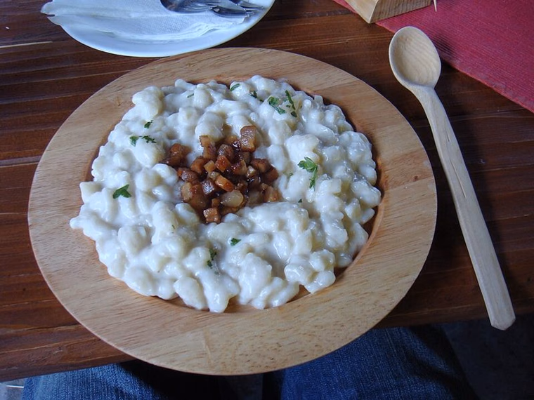 Bryndzové halušky with bacon