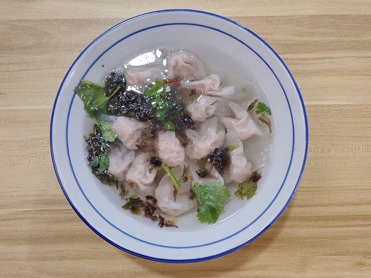 Fuzhou rouyan in broth with seaweed