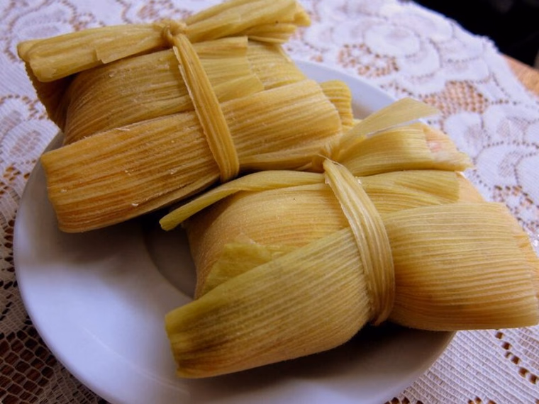 Argentine humitas in corn husks