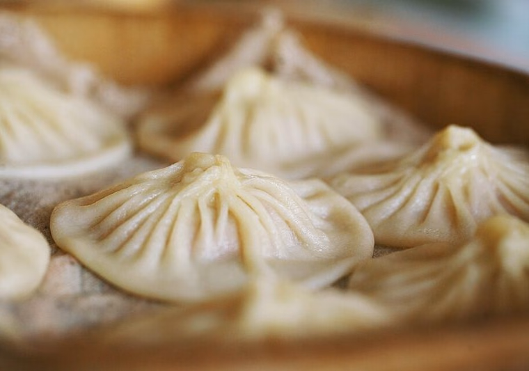 Kaifeng soup buns in a steamer