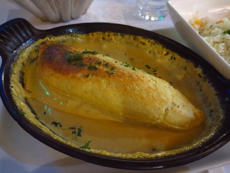 Lyonnaise pike quenelle in sauce