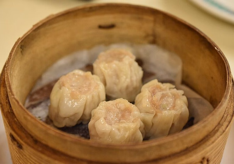 Yokohama-style shūmai in a bamboo steamer