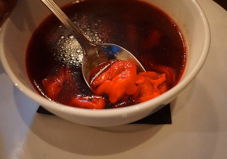 Red borscht with uszka
