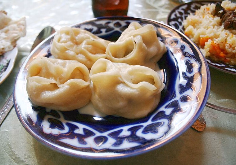 Uzbek manti on a plate
