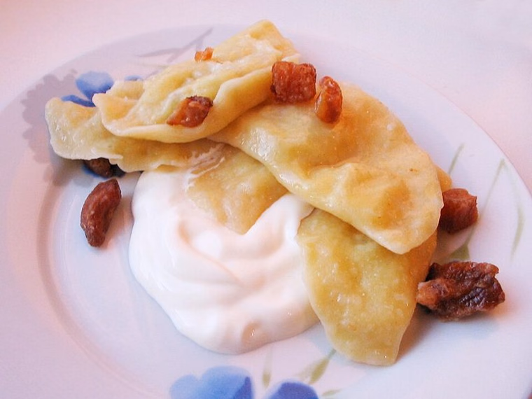 Varenyky with sour cream